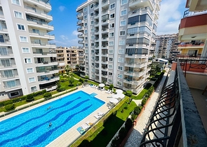 شقة 3+1 مع إطلالة لا تشوبها شائبة على البحر الأبيض المتوسط