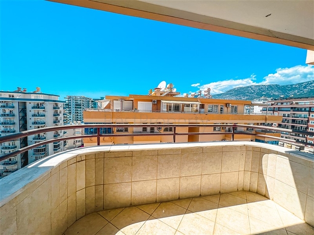 بنتهاوس واسع 4 + 1 مطل على البحر بنتهاوس واسع 4 + 1 مطل على البحر