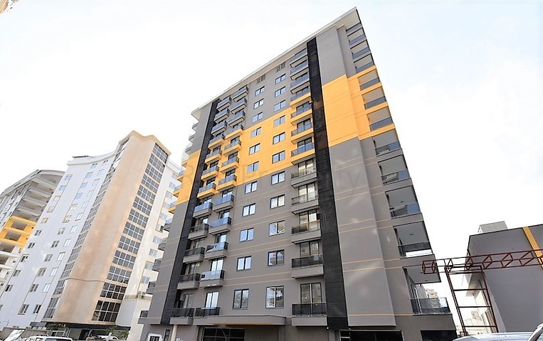 شقة فسيحة 3 + 1 مع مطبخ منفصل