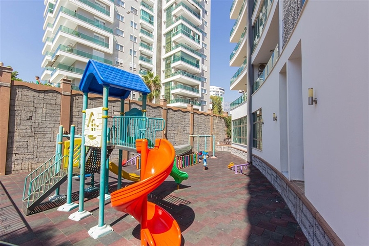 شقة 1+1 في مجمع حديث