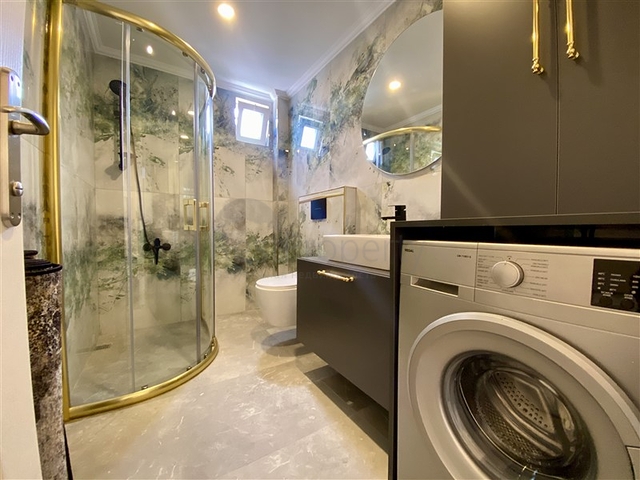 شقة 2+1 في وسط ألانيا مع إطلالة بانورامية على البحر