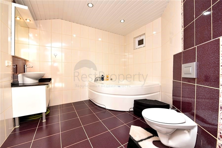 بنتهاوس دوبلكس 4 + 1 في منطقة كستل ، على بعد 20 متر فقط من البحر