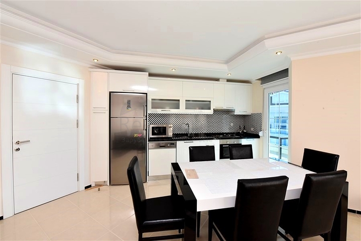 بنتهاوس دوبلكس 4 + 1 في منطقة كستل ، على بعد 20 متر فقط من البحر