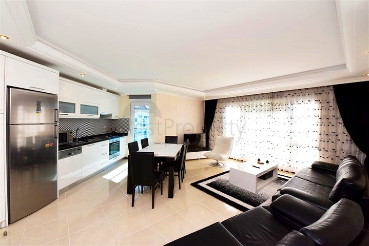 بنتهاوس دوبلكس 4 + 1 في منطقة كستل ، على بعد 20 متر فقط من البحر