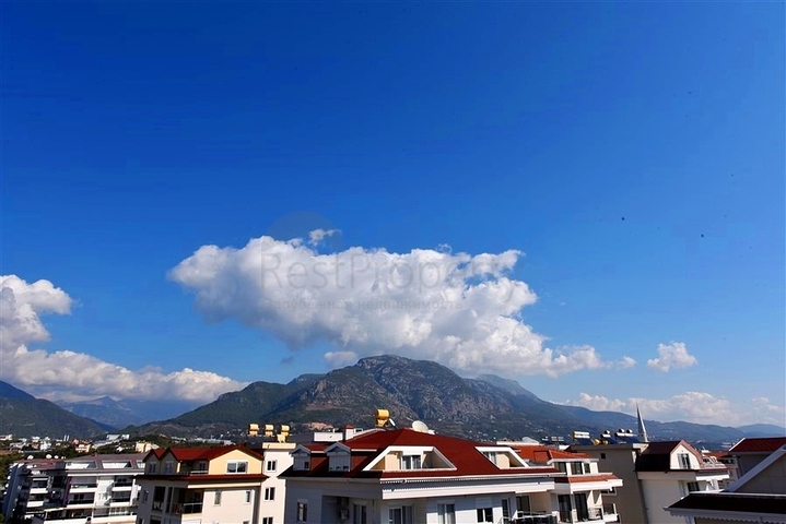 بنتهاوس دوبلكس 4 + 1 في منطقة كستل ، على بعد 20 متر فقط من البحر