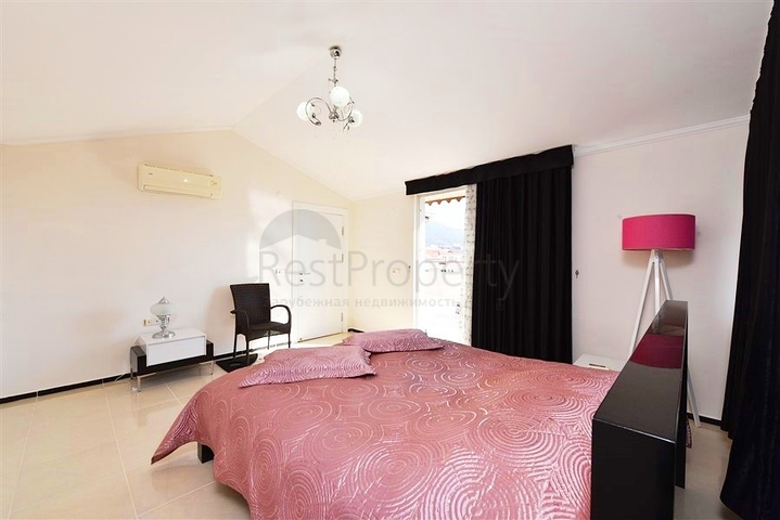 بنتهاوس دوبلكس 4 + 1 في منطقة كستل ، على بعد 20 متر فقط من البحر