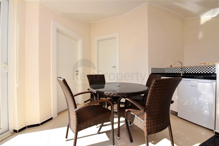 بنتهاوس دوبلكس 4 + 1 في منطقة كستل ، على بعد 20 متر فقط من البحر