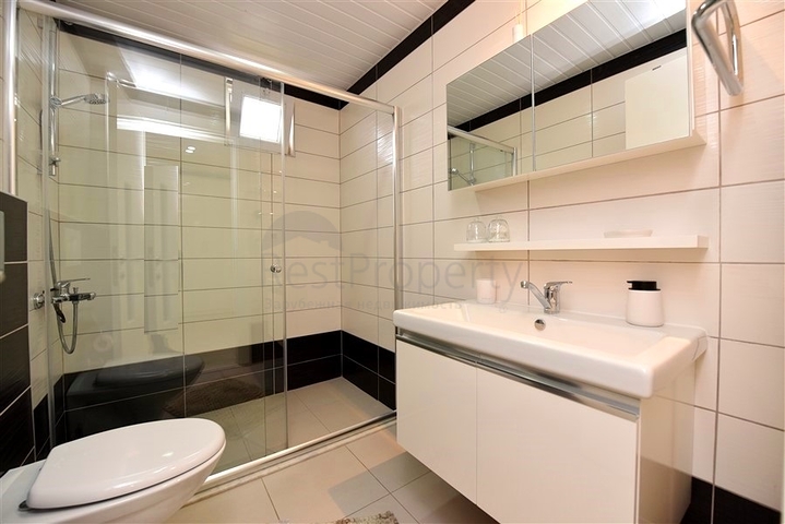 شقة فسيحة ومشرقة 3 + 1 من المالك في حي أفسالار