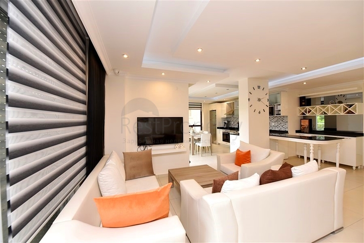 شقة فسيحة ومشرقة 3 + 1 من المالك في حي أفسالار