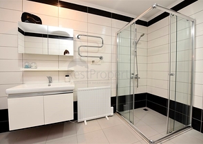 شقة فسيحة ومشرقة 3 + 1 من المالك في حي أفسالار