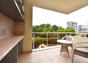 شقة فسيحة ومشرقة 3 + 1 من المالك في حي أفسالار