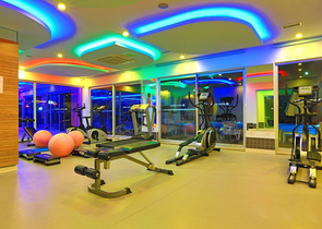 شقة فسيحة ومشرقة 3 + 1 من المالك في حي أفسالار