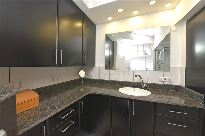 شقة 2 + 1 100 متر من البحر