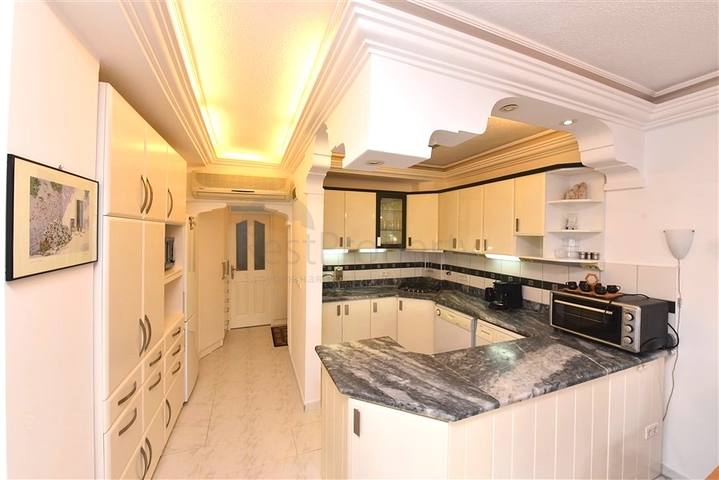 شقة 2 + 1 100 متر من البحر