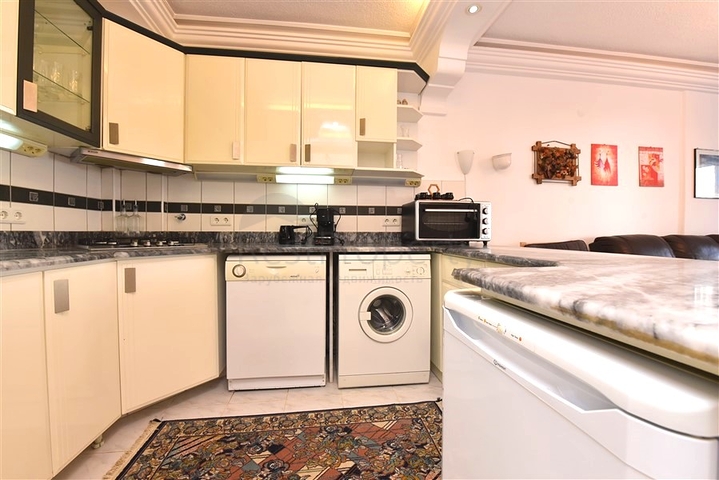 شقة 2 + 1 100 متر من البحر