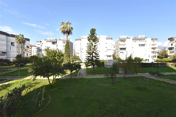 شقة 2 + 1 100 متر من البحر