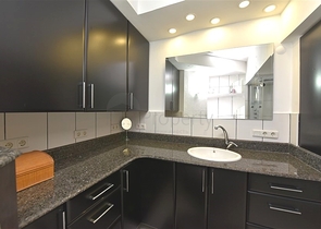 شقة 2 + 1 100 متر من البحر