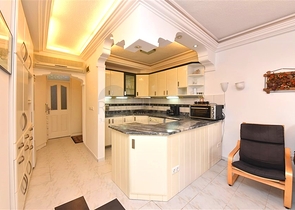 شقة 2 + 1 100 متر من البحر