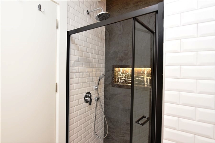 شقة 1+1 في مجمع النخبة على شاطئ كليوباترا من المالك