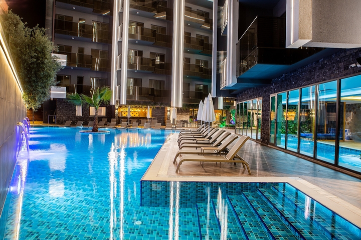 شقة 1+1 في مجمع النخبة على شاطئ كليوباترا من المالك