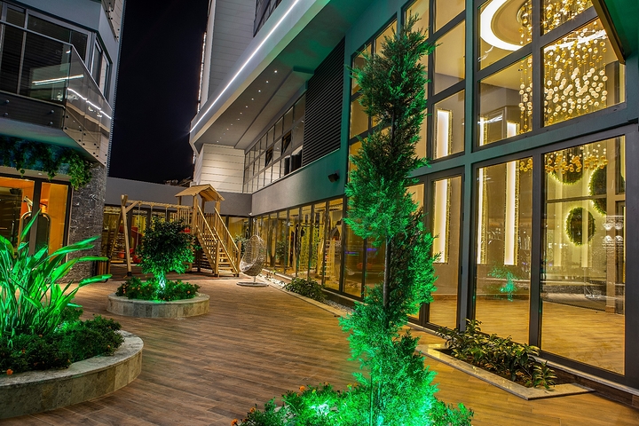 شقة 1+1 في مجمع النخبة على شاطئ كليوباترا من المالك