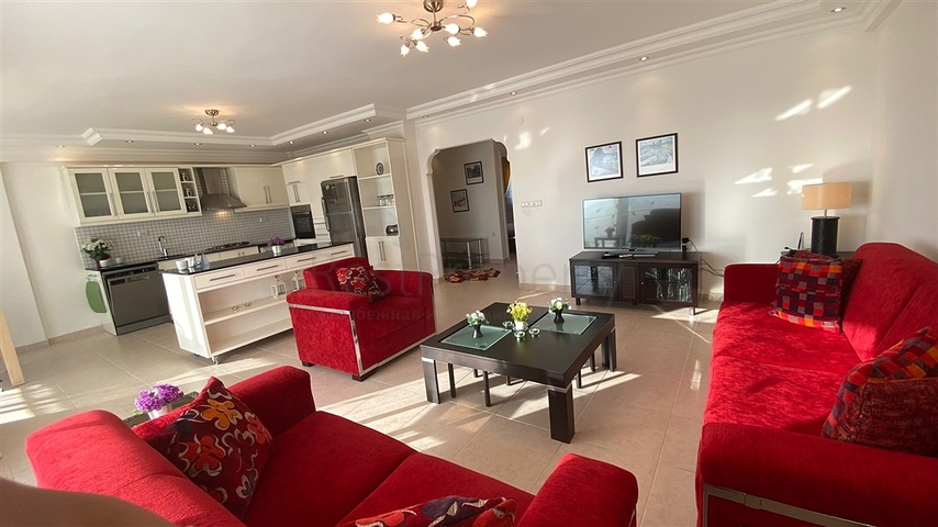 شقة 2+1 في منطقة جيجيلي ، 900 متر من البحر