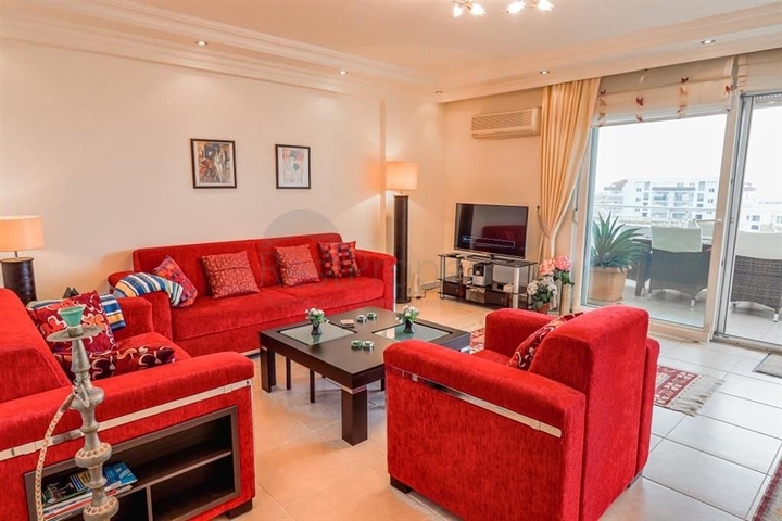 شقة 2+1 في منطقة جيجيلي ، 900 متر من البحر