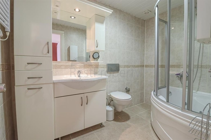 شقة 2+1 في منطقة جيجيلي ، 900 متر من البحر