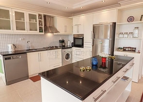 شقة 2+1 في منطقة جيجيلي ، 900 متر من البحر