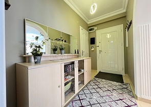 شقة مفروشة بغرفتي نوم في منطقة أوبا