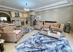 شقة مفروشة بغرفتي نوم في منطقة أوبا