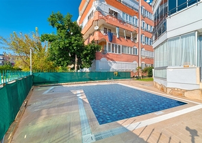 شقة مفروشة بغرفتي نوم في منطقة أوبا