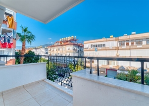 شقة مفروشة بغرفتي نوم في منطقة أوبا