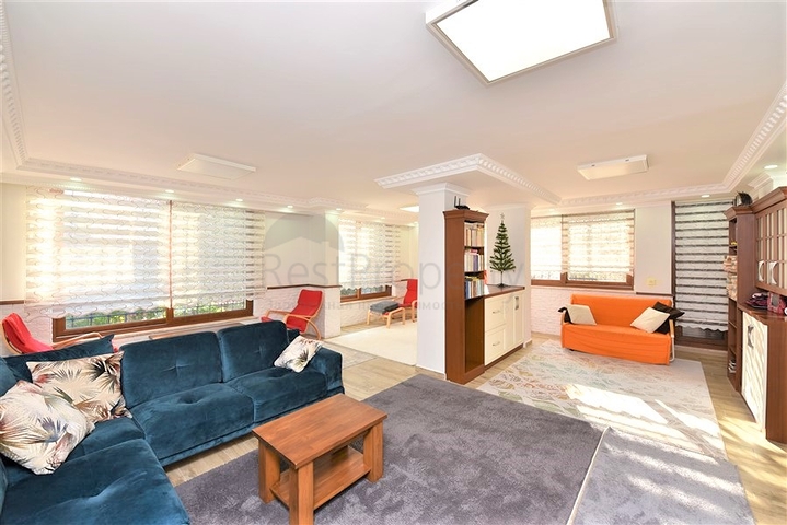 شقة مريحة 3 + 1 في وسط ألانيا