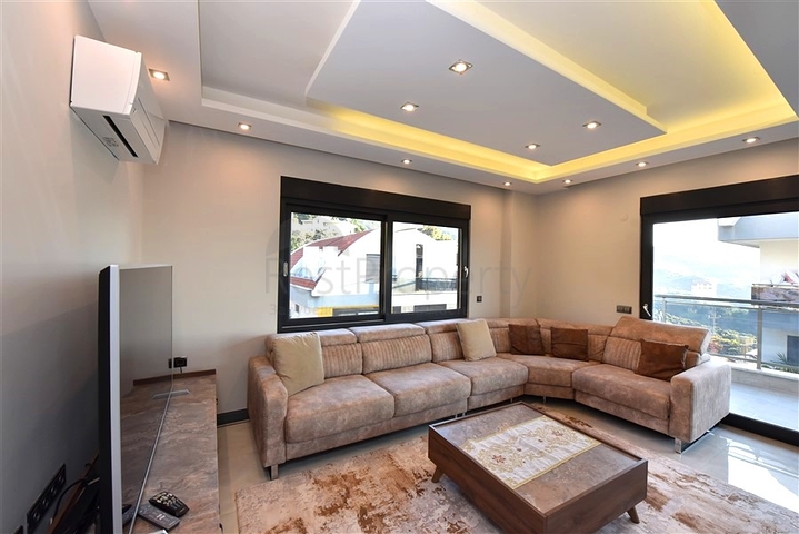 بنتهاوس مع إطلالة بانورامية على البحر الأبيض المتوسط بنتهاوس مع إطلالة بانورامية على البحر الأبيض المتوسط