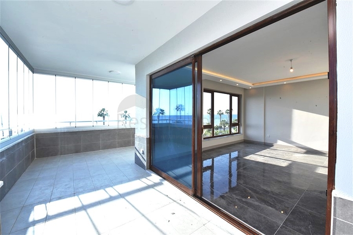 بنتهاوس 3+1 مطل على البحر الأبيض المتوسط في محمودلار