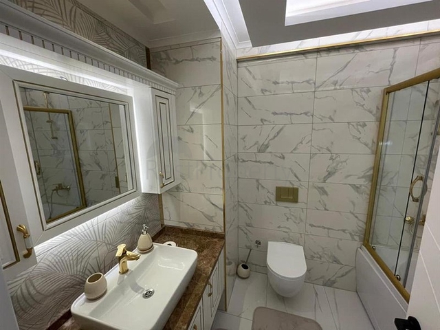 شقة فاخرة 3 + 1 مع مطبخ منفصل في الجزء المركزي من ألانيا