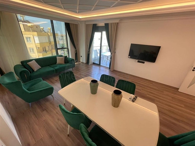 شقة فاخرة 3 + 1 مع مطبخ منفصل في الجزء المركزي من ألانيا