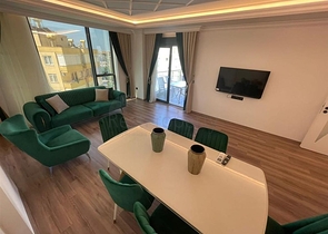 شقة فاخرة 3 + 1 مع مطبخ منفصل في الجزء المركزي من ألانيا