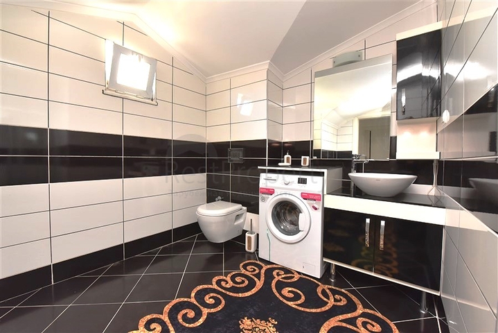 2 + 1 بنتهاوس على كليوباترا