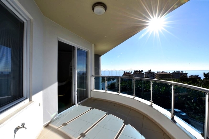 2 + 1 بنتهاوس على كليوباترا