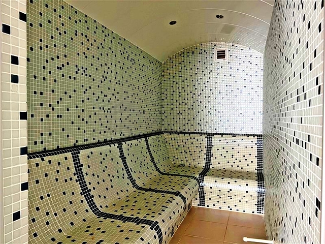 2 + 1 بنتهاوس على كليوباترا