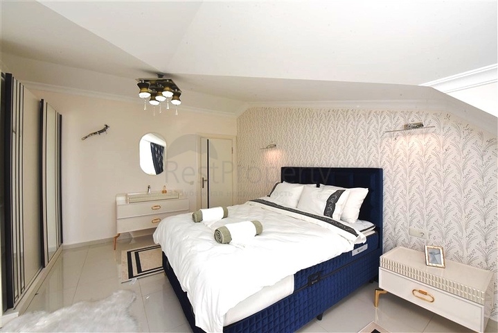 2 + 1 بنتهاوس على كليوباترا