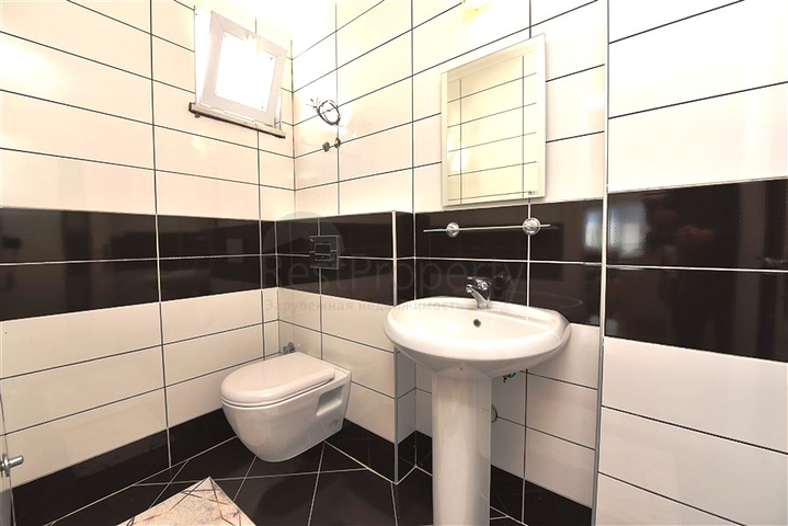 2 + 1 بنتهاوس على كليوباترا