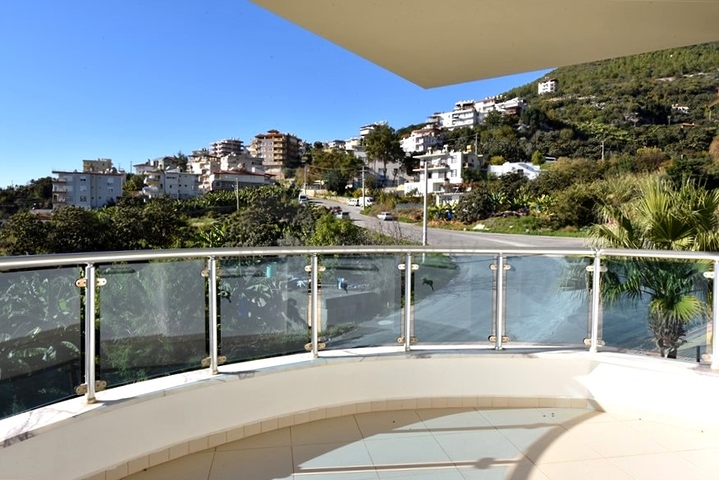 2 + 1 بنتهاوس على كليوباترا