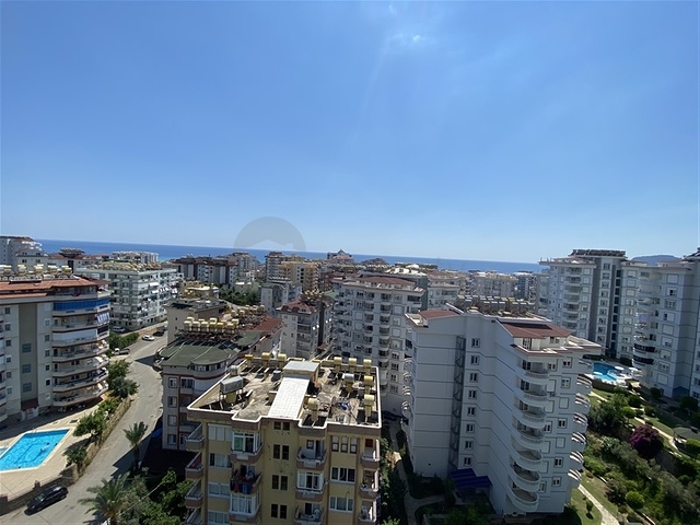 بنتهاوس مع إطلالة بانورامية على البحر في منطقة توسمور