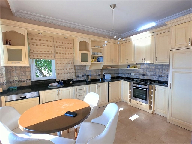 فيلا مطلة على منطقة كارجيجاك