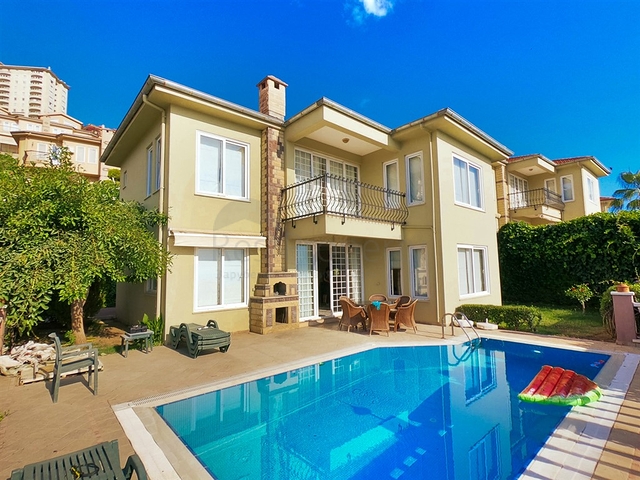 فيلا مطلة على منطقة كارجيجاك