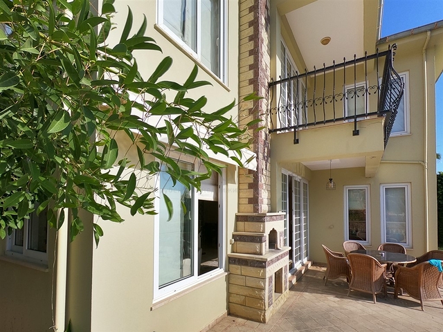 فيلا مطلة على منطقة كارجيجاك