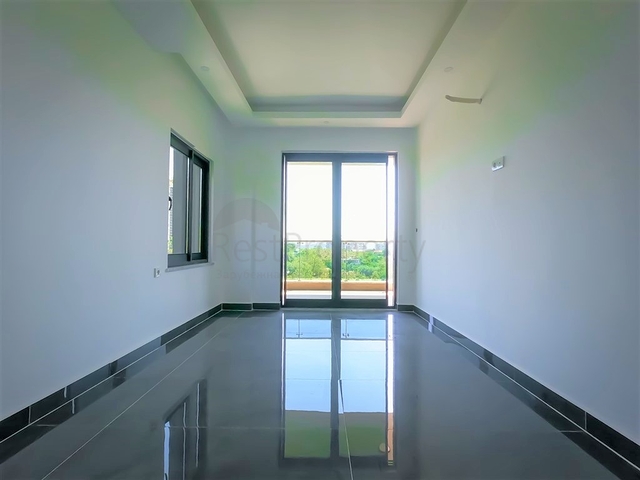 فيلا كبيرة 4+2 في منطقة محمودلار الشهيرة